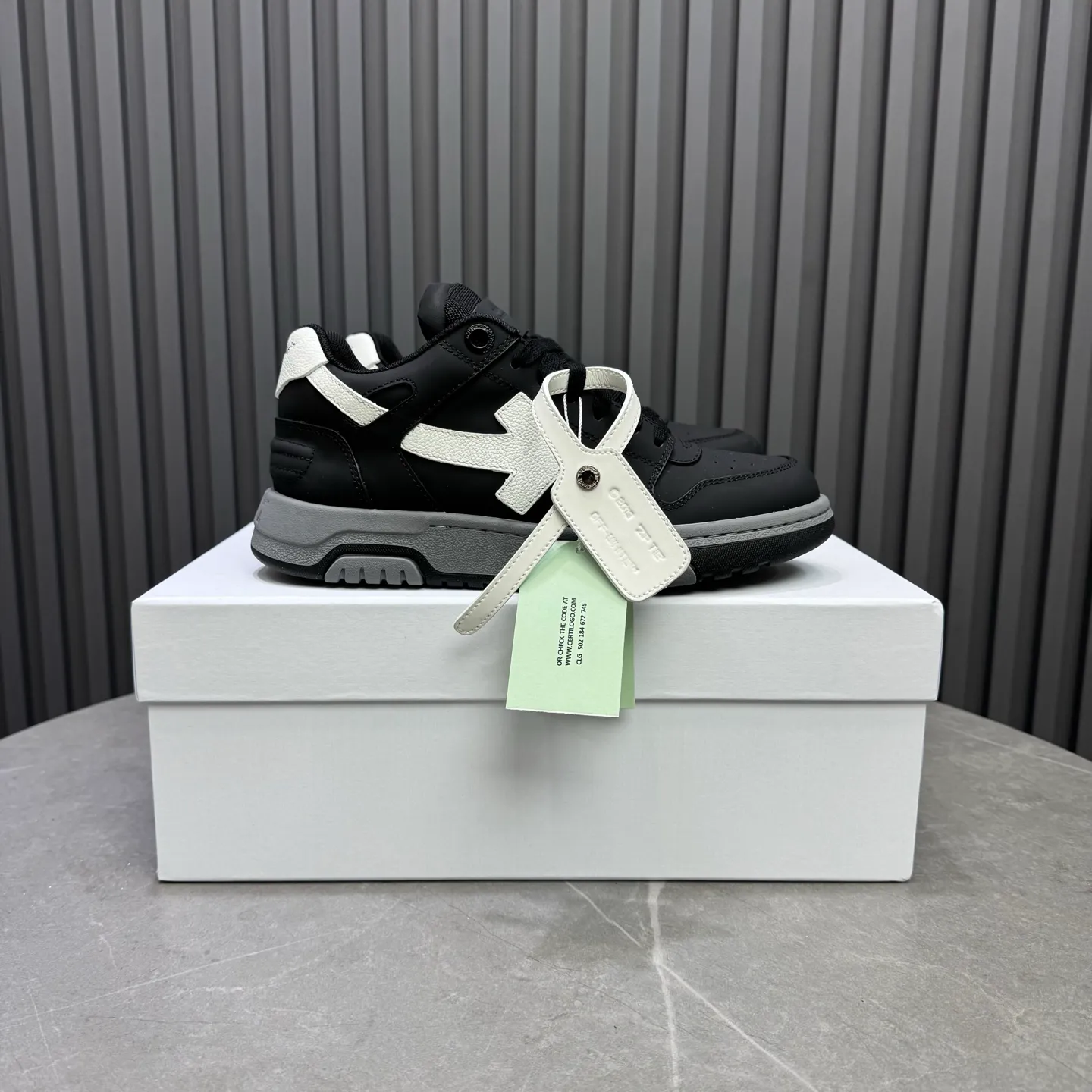 P620 OFF WHITE⚡️Couple model⚡️35-40 women’s model 39-46 men’s model